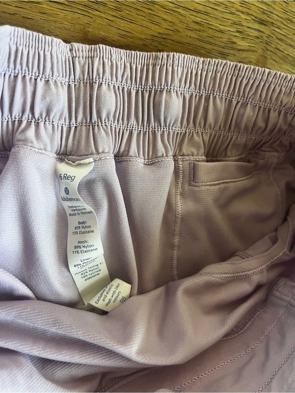 lululemon Light Lavender Hotty Hot Women's Athletic Shorts Size 6 - Picture 4 of 4